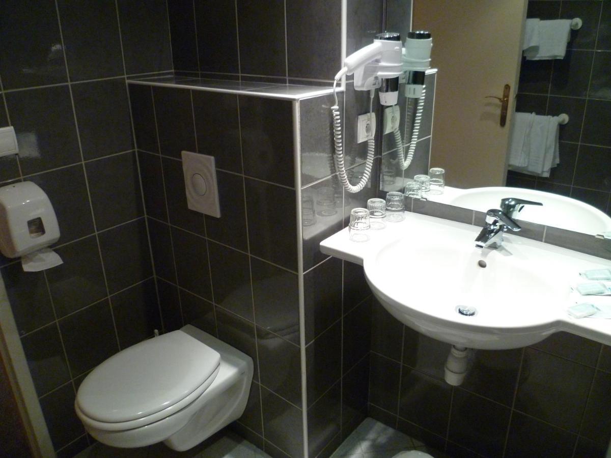 Gloria & Avenue 3* Lourdes